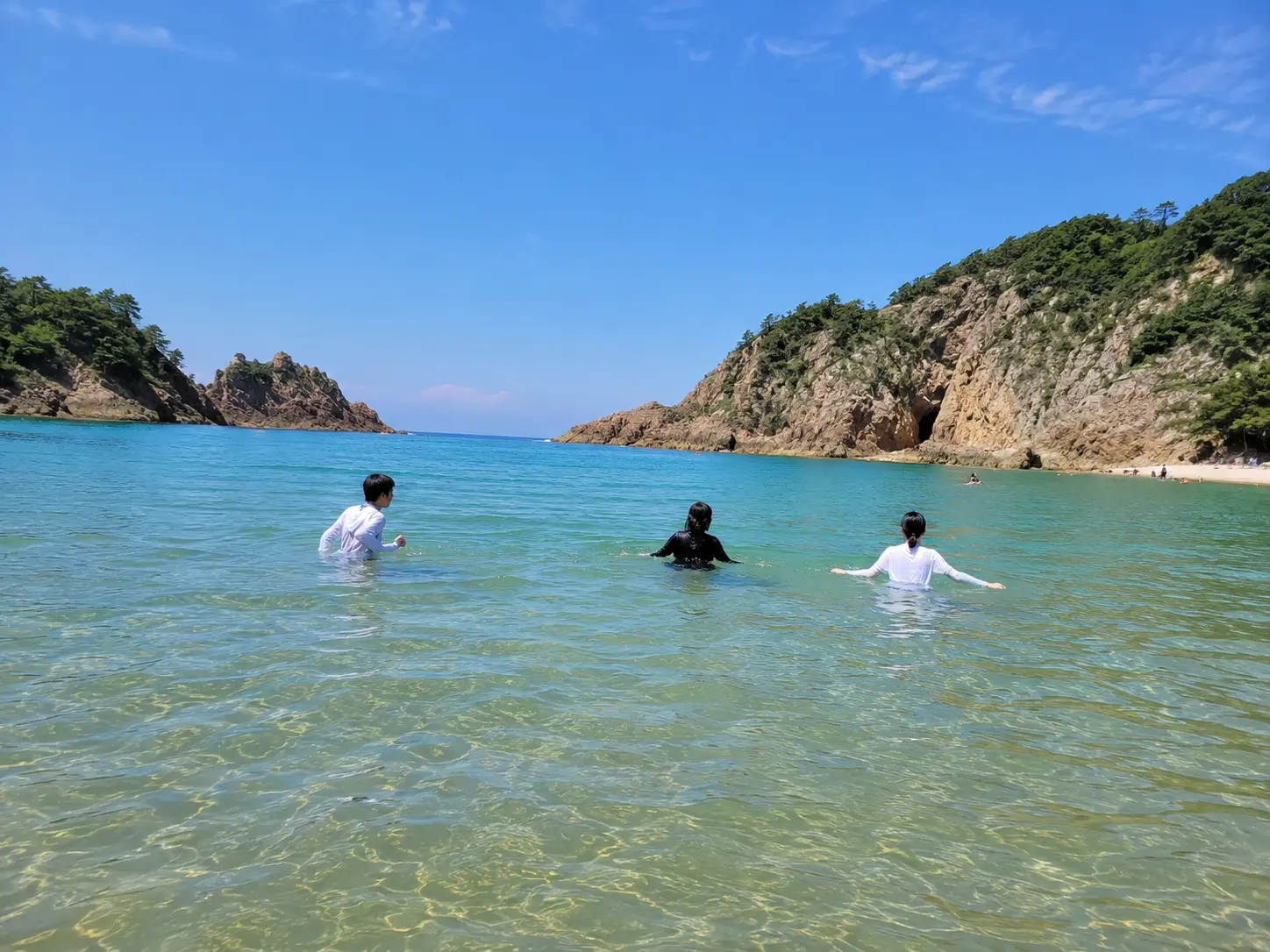 海で遊ぶ